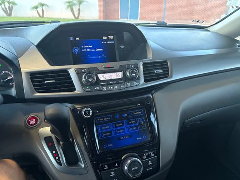 Used 2015 Honda Odyssey EX-L image 15