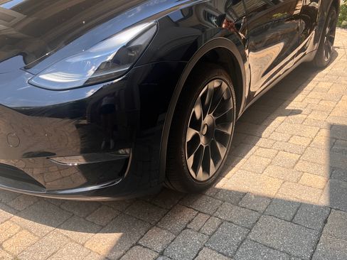 Used 2023 Tesla Model Y Long Range AWD/4WD image 4