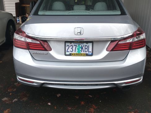 Used 2017 Honda Accord EX-L image 6