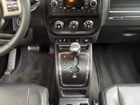 Used 2011 Jeep Patriot Latitude w/ Sun/Sound Group FWD image 16
