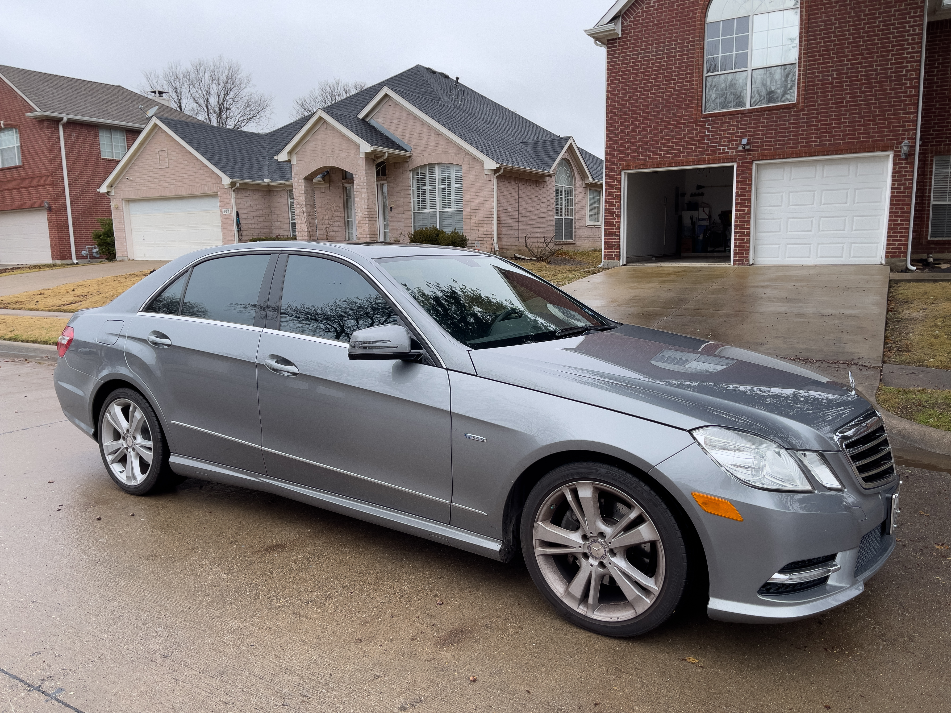 Used 2012 Mercedes-Benz E 350 Sedan image 4