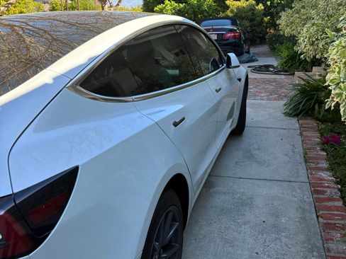 Used 2020 Tesla Model 3 image 4