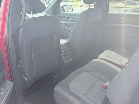 Used 2019 Ford Explorer XLT AWD/4WD image 18