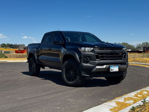 Used 2023 Chevrolet Colorado Trail Boss w/ Technology Package AWD/4WD image 1