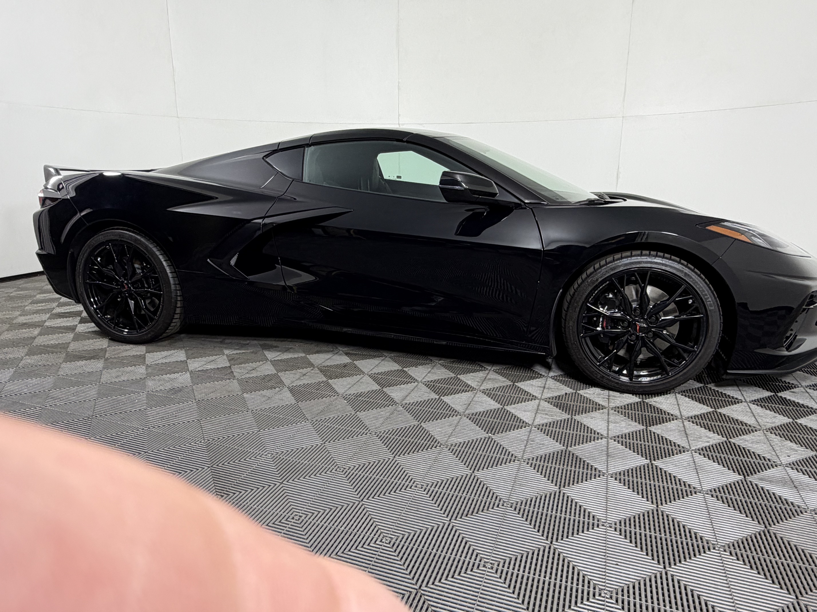 Used 2023 Chevrolet Corvette Stingray Premium Cpe w/ Z51 Performance Package RWD image 2