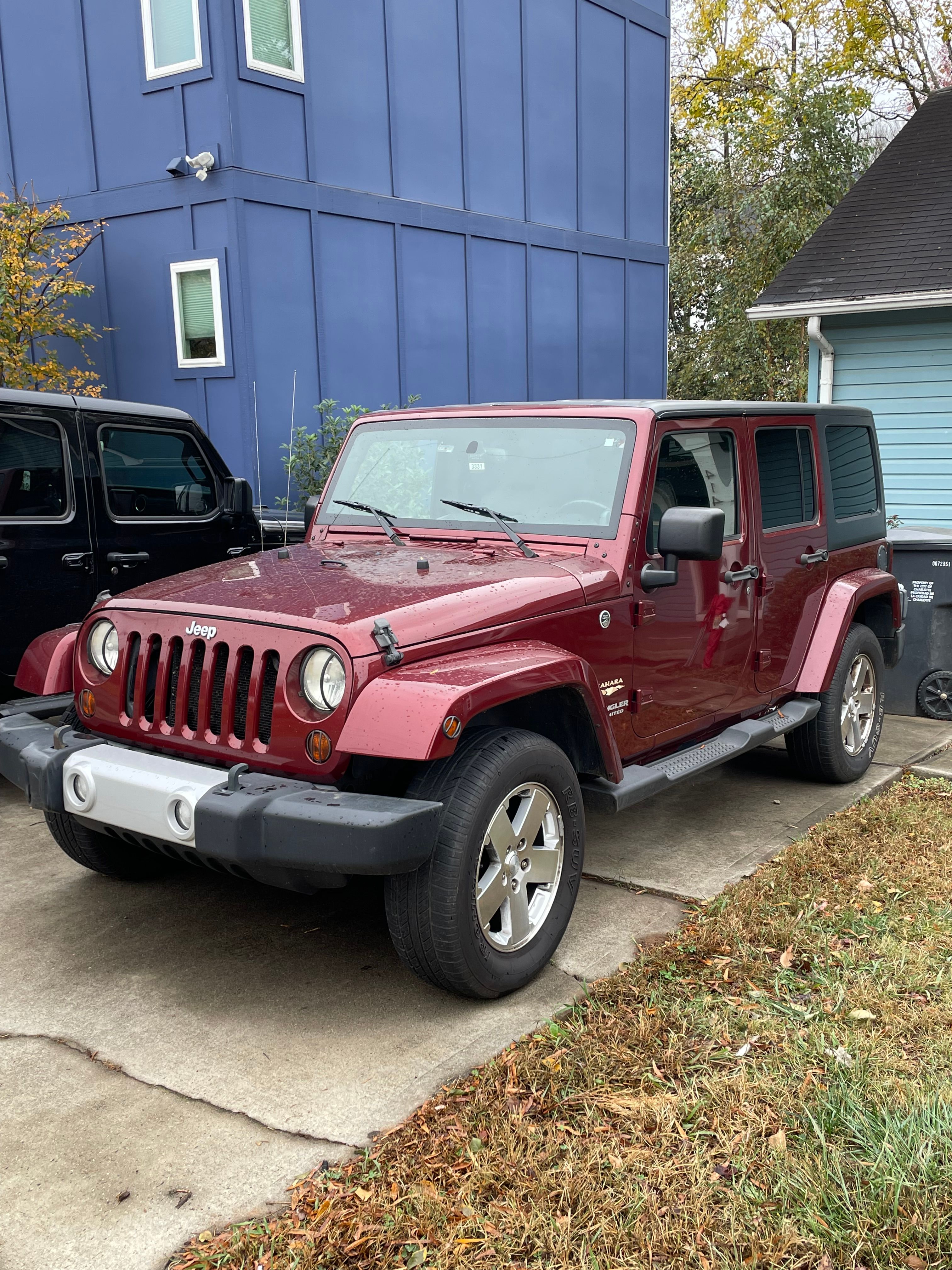 Used 2008 Jeep Wrangler Unlimited Sahara w/ Dual Top Group AWD/4WD image 3