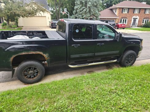 Used 2009 GMC Sierra 2500 SLT w/ Entertainment Package AWD/4WD image 1