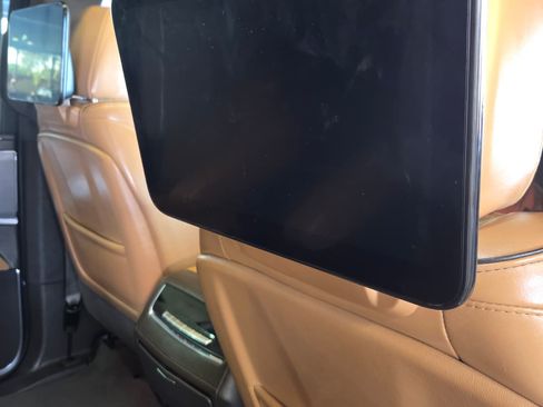 Used 2023 Cadillac Escalade ESV Sport w/ LPO, ONYX Package image 10