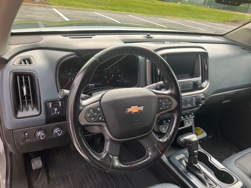 Used 2021 Chevrolet Colorado Z71 AWD/4WD image 14