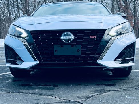 Used 2023 Nissan Altima 2.5 SR image 5
