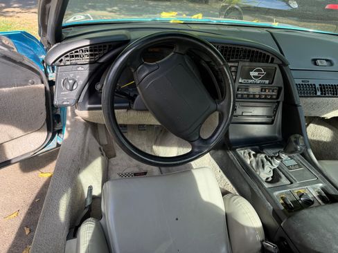 Used 1992 Chevrolet Corvette Coupe RWD image 13