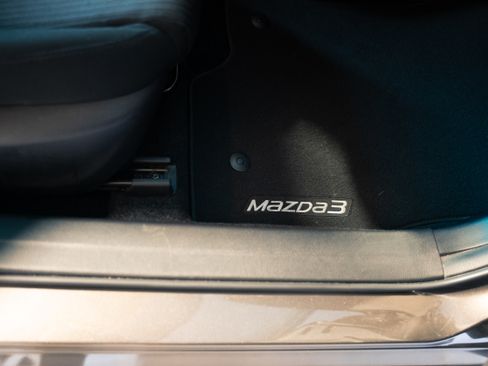 Used 2016 MAZDA MAZDA3 i Touring image 18