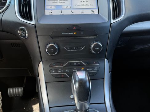 Used 2017 Ford Edge SEL w/ Equipment Group 201A FWD image 17