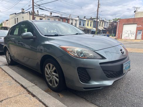 Used 2012 MAZDA MAZDA3 i Touring FWD image 1
