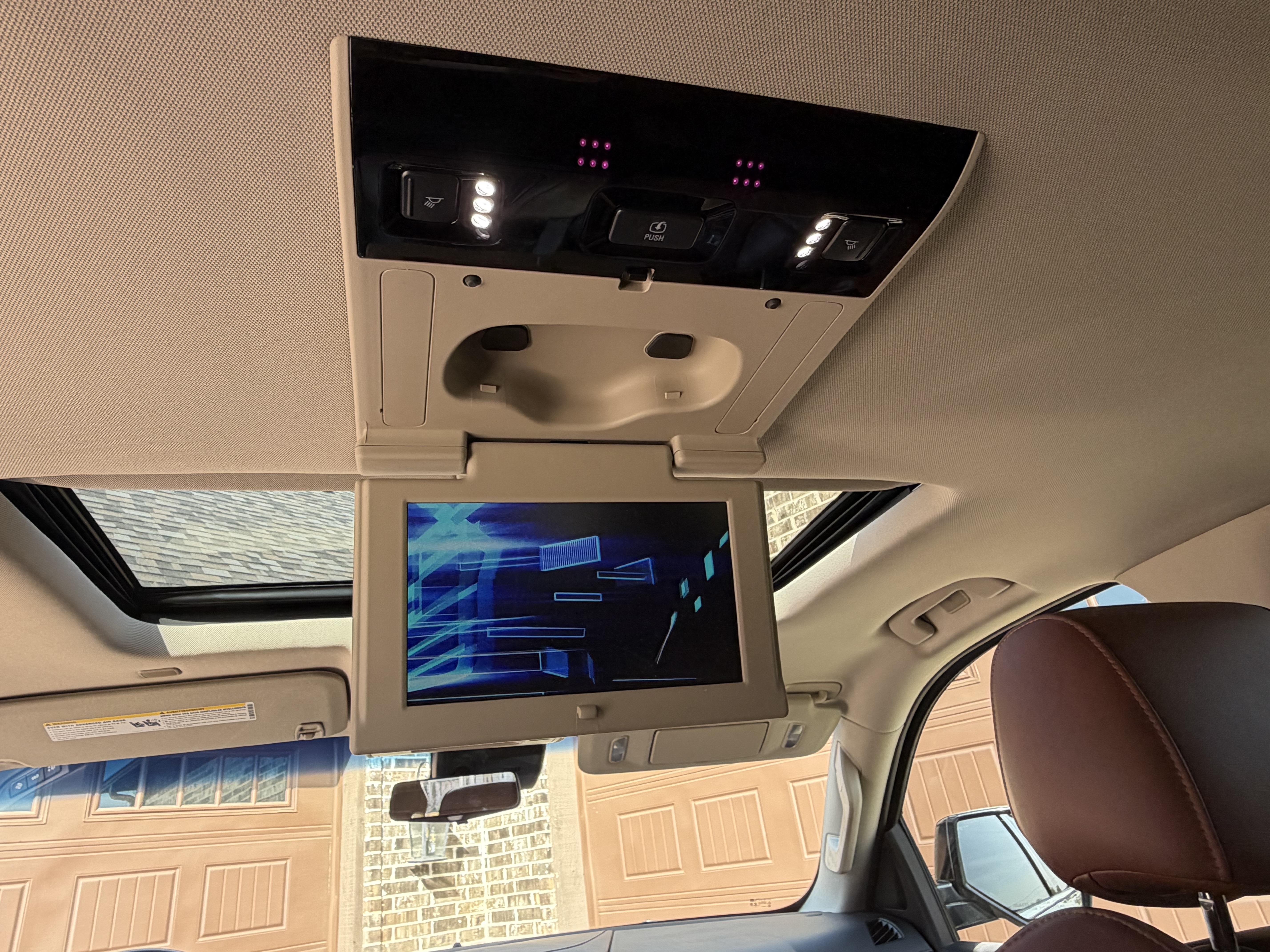 Used 2019 Cadillac Escalade Premium Luxury AWD/4WD image 25