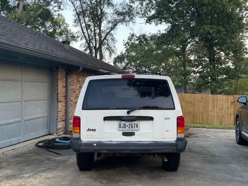 Used 1997 Jeep Cherokee Sport image 5