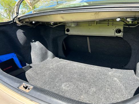 Used 2010 Toyota Camry FWD image 11