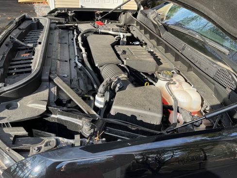 Used 2024 GMC Sierra 1500 Elevation w/ LPO, Elevation Black Package image 13