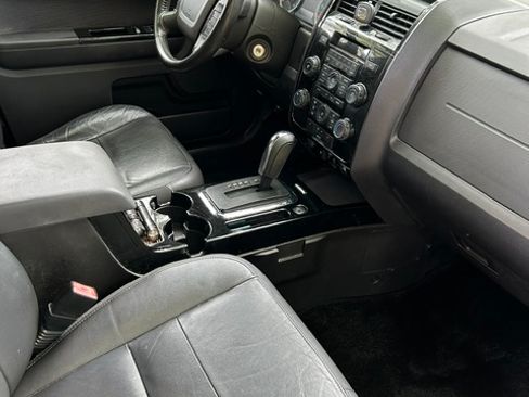 Used 2010 Ford Escape Limited image 10