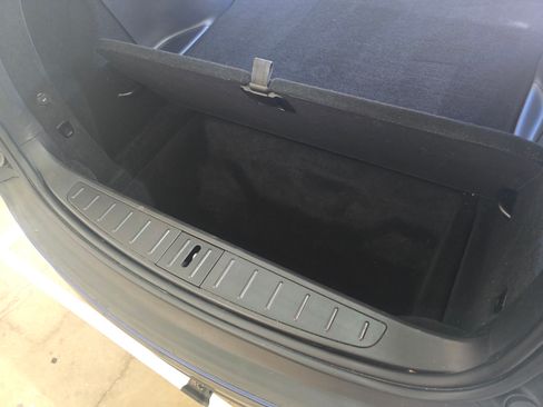 Used 2020 Tesla Model X image 11