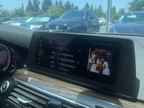 Used 2018 BMW 530e image 6