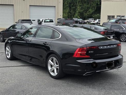 Used 2019 Volvo S90 T5 Momentum image 4