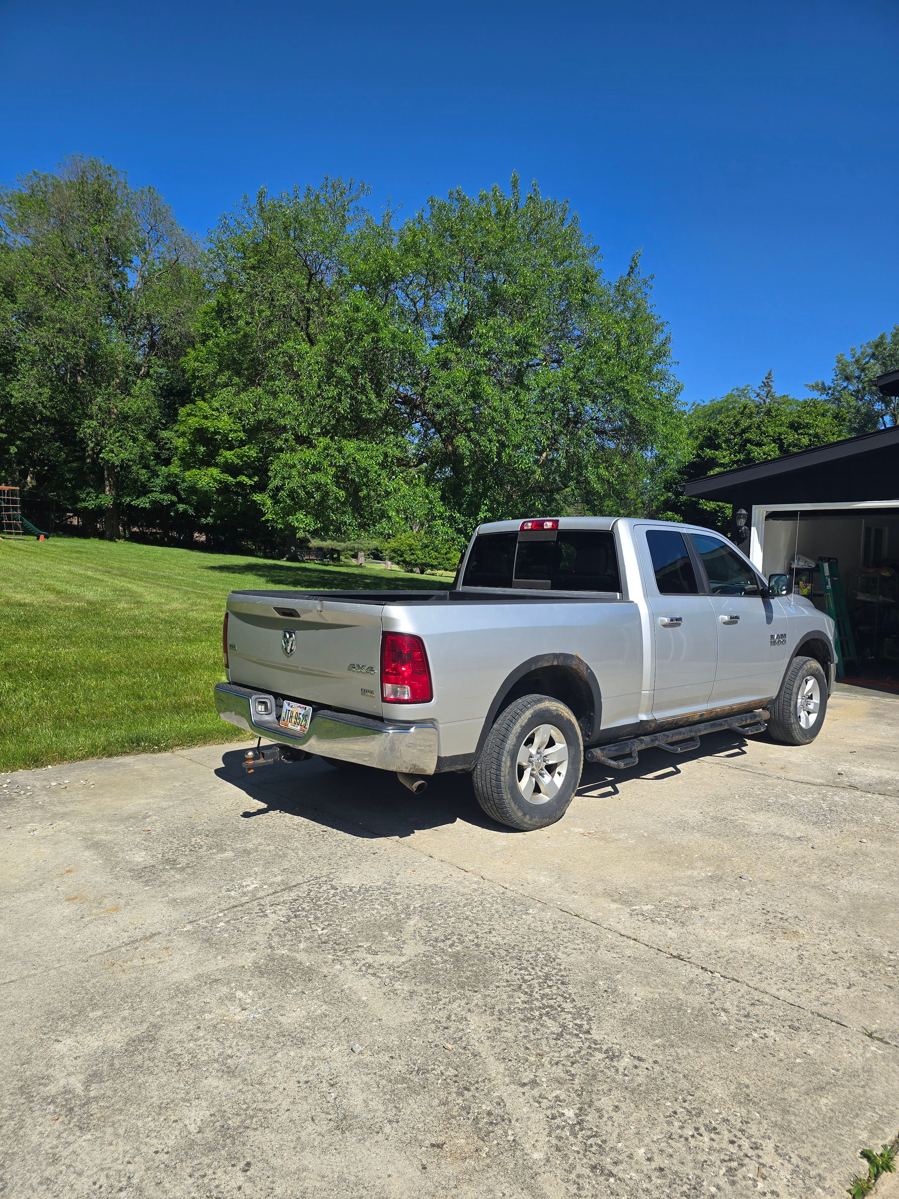 Used 2013 RAM 1500 Classic SLT w/ Premium Display Pkg AWD/4WD image 4