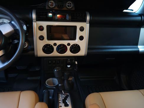 Used 2009 Toyota FJ Cruiser 4WD image 18