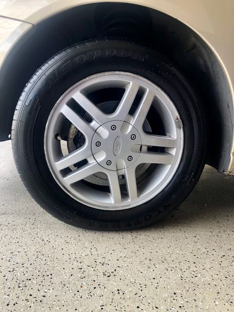 Used 2002 Ford Focus SE FWD image 13