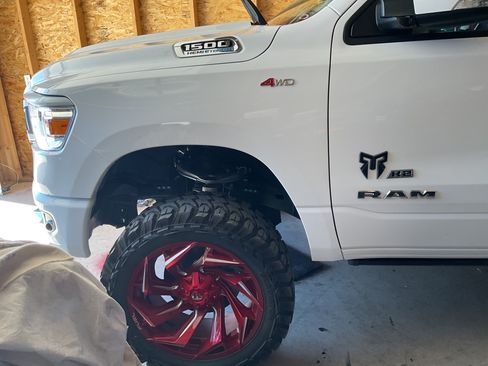Used 2021 RAM 1500 Big Horn AWD/4WD image 2