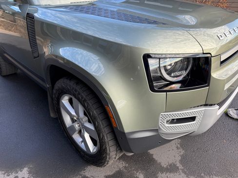 Used 2021 Land Rover Defender 90 First Edition image 4