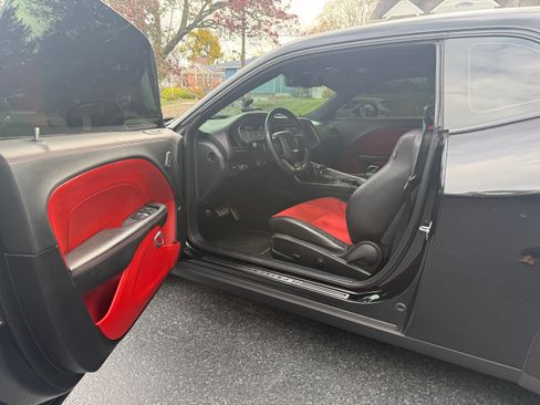Used 2022 Dodge Challenger R/T Scat Pack RWD image 6