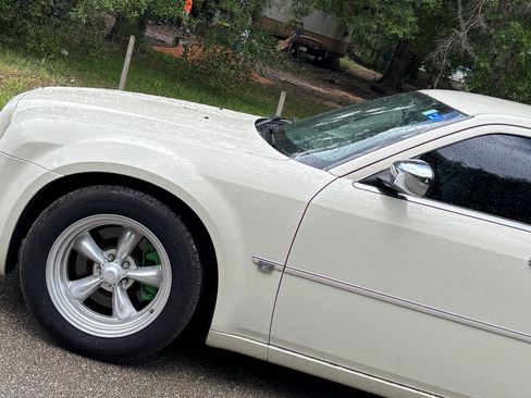 Used 2005 Chrysler 300 C w/ Protection Group II RWD image 4