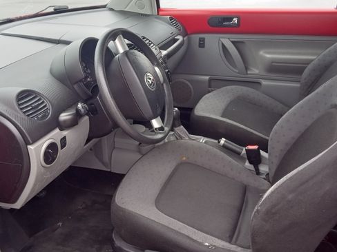 Used 1998 Volkswagen Beetle Coupe image 4