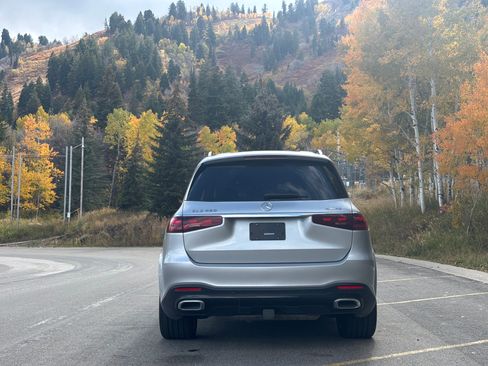 Used 2025 Mercedes-Benz GLS 450 4MATIC image 8