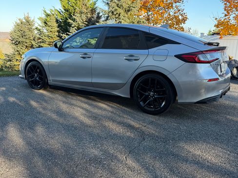 Used 2023 Honda Civic Sport image 8