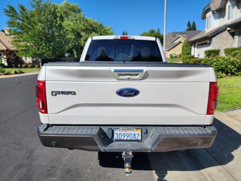 Used 2015 Ford F150 Lariat image 23