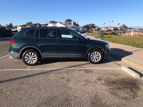 Used 2018 Volkswagen Tiguan SE w/ Panoramic Sunroof Package image 4