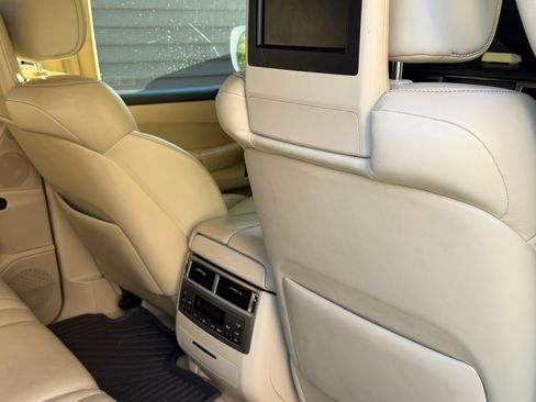 Used 2014 Lexus LX 570 4WD image 19