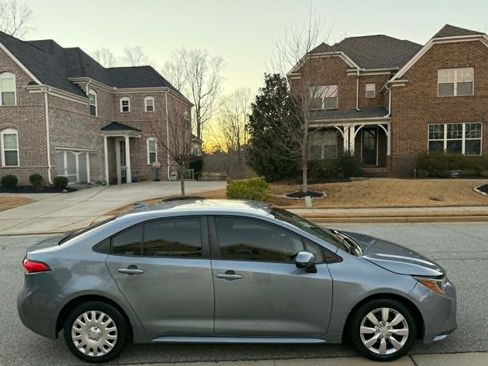 Used 2020 Toyota Corolla LE image 12