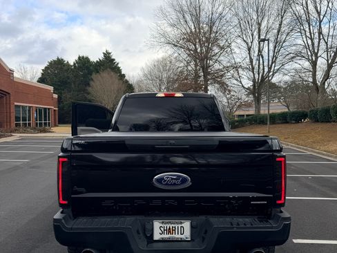 Used 2018 Ford F250 XLT image 2