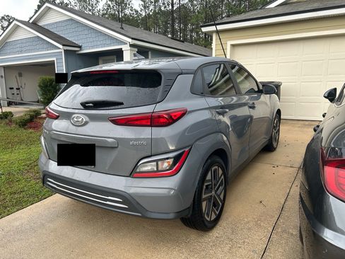 Used 2023 Hyundai Kona SE image 5