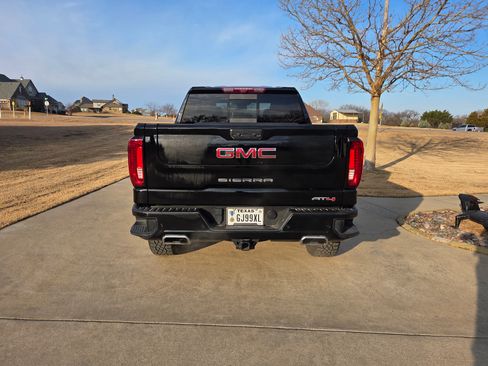 Used 2024 GMC Sierra 1500 AT4 w/ Technology Package image 4
