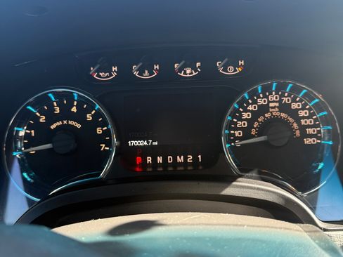 Used 2012 Ford F150 XLT w/ XLT Convenience Pkg image 13