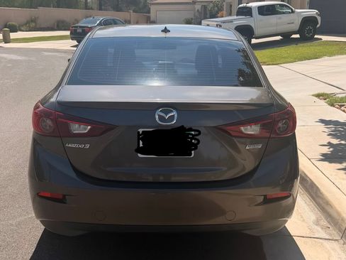 Used 2016 MAZDA MAZDA3 i Touring w/ Popular Equipment Package FWD image 10