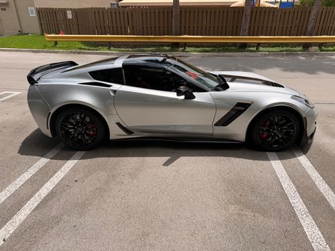 Used 2018 Chevrolet Corvette Z06 RWD image 5