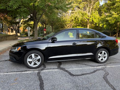 Used 2014 Volkswagen Jetta TDI FWD image 32