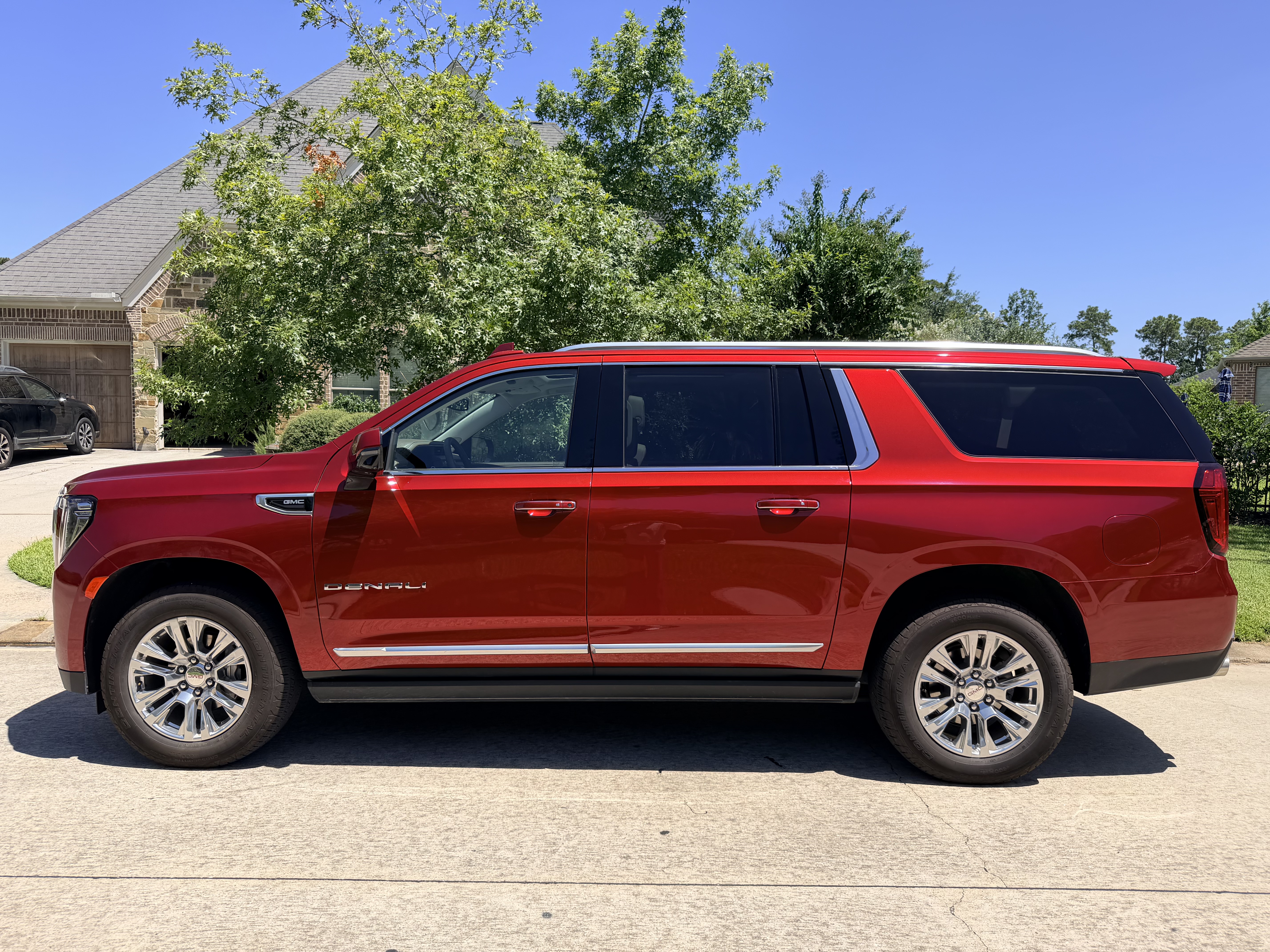 Used 2024 GMC Yukon XL Denali w/ Max Trailering Package AWD/4WD image 4