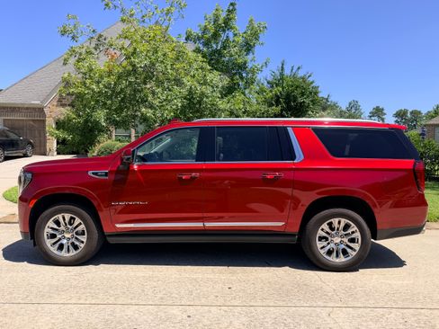 Used 2024 GMC Yukon XL Denali w/ Max Trailering Package AWD/4WD image 4
