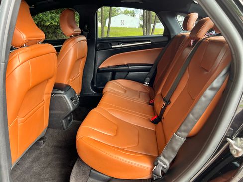Used 2019 Ford Fusion Titanium FWD image 15